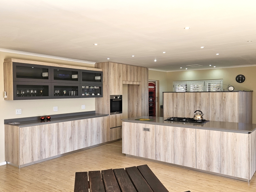 3 Bedroom Property for Sale in Wavecrest Eastern Cape